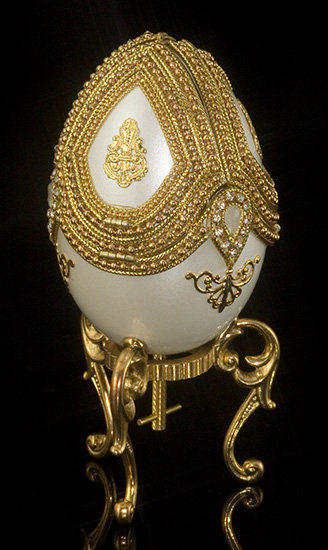 White Dove Musical Egg